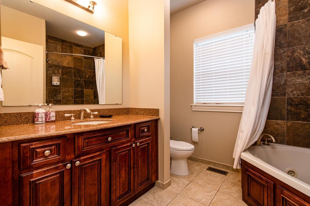 Two Bedroom Villa In The Heart Of Branson! Екстериор снимка