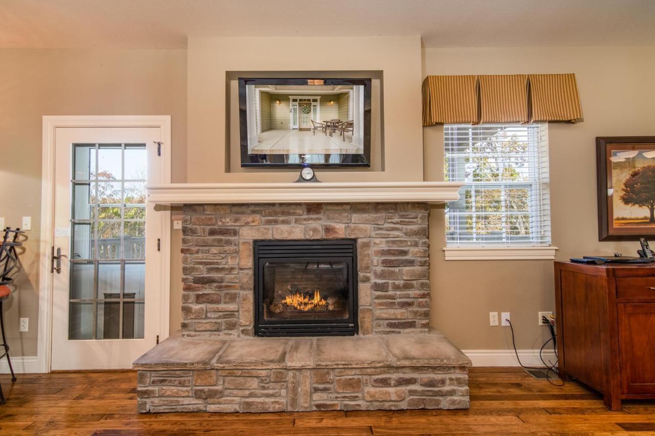 Two Bedroom Villa In The Heart Of Branson! Екстериор снимка