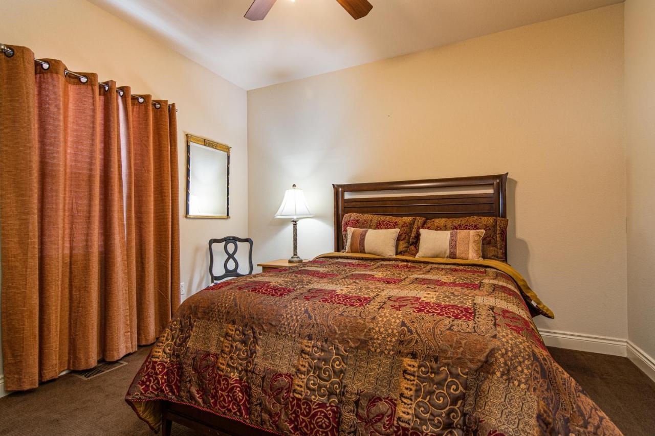 Two Bedroom Villa In The Heart Of Branson! Екстериор снимка